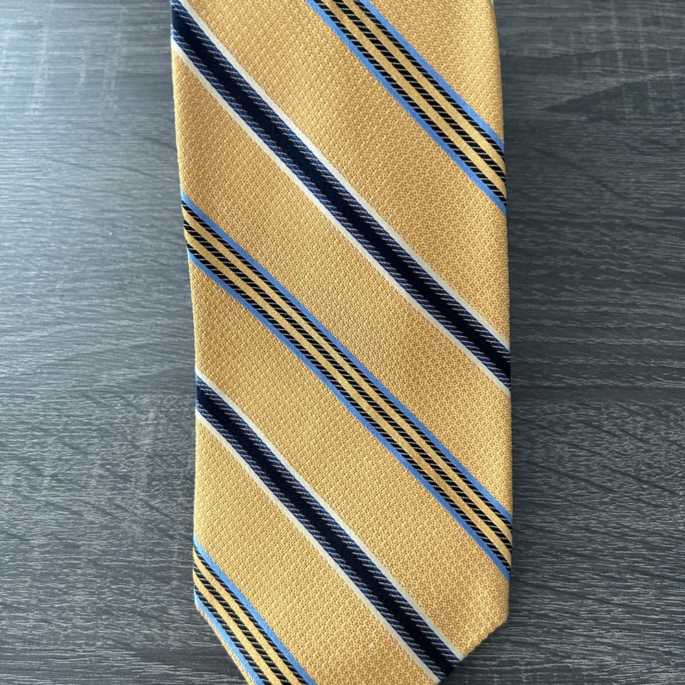 Robert Talbott  Gold w/Blue Diagonal Stripes 100% Silk Tie L:60" W:3.50